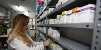 57% de los Asegurados Compra medicamentos en Boticas Y Farmacias Privadas revista economia