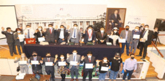 Emprendedores de turismo de PASCO son reconocidos en el congreso de la república.
