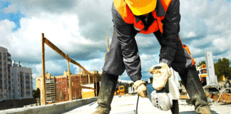 CASI UN MILLÓN DE OBREROS CELEBRAN EL DÍA DEL TRABAJADOR DE CONSTRUCCIÓN CIVIL EN EL PERÚ