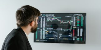 Protéjase de ser víctima de las estafas del trading online en cinco pasos.
