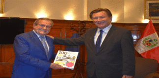 Alcalde de Miraflores Luis Molina recibe visita del embajador de Finlandia, Jukka Pietikainen