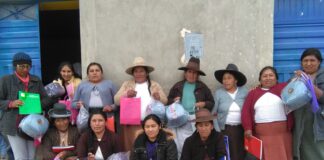 MADRES DE FAMILIA DE LAS 13 COMUNIDADES DEL ENTORNO DE ANTAPACCAY SERÁN ALFABETIZADAS Y CAPACITADAS EN TEJIDO A MANO