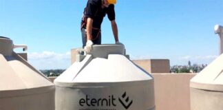 ¿Qué características debe tener un tanque de agua para un almacenamiento seguro y saludable?