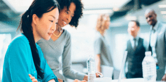 Cuatro tecnologías indispensables para el trabajo híbrido en el 2022.