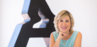 Nuria Vilanova, presidenta de Atrevia, recibe reconocimiento en el XIX Foro Internacional de la Mujer organizado por la Cámara De Comercio De Lima
