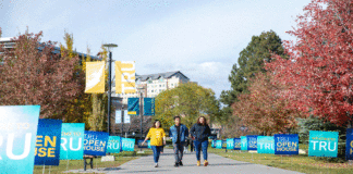 Vive la experiencia internacional de dos semanas académicas en una de las mejores universidades de Canadá