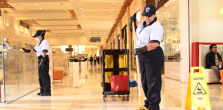 ¿Qué beneficios aporta contratar el mantenimiento del local en un centro comercial?