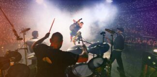 DHL se une a Coldplay para que su gira sea lo más sostenible posible.