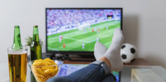 Prepárate para disfrutar la fiesta del fútbol con esta guía de productos infaltables en casa.
