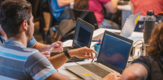 Carrera del futuro: Cómo acceder a una de las 50 mil becas para aprender a programar desde cero.