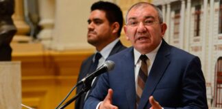 José Cevasco renuncia a la Oficialía Mayor del Congreso