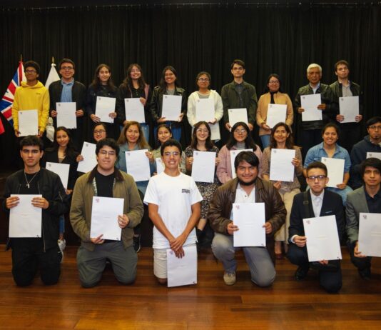 «Beca a la Excelencia» del BRITÁNICO reconoce alto rendimiento académico y premia con viaje a Reino Unido