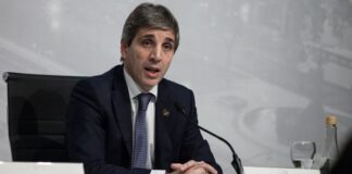 Argentina: Luis Caputo será ministro de Economía.