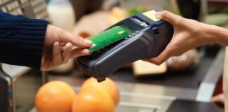 Panorama del consumidor peruano online 2024: Casi un tercio de los peruanos realiza compras en línea con frecuencia y las categorías más demandadas son comidas, bebidas, ropa y alimentos.