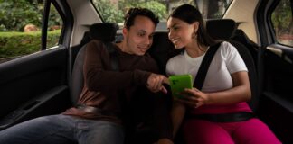 inDrive se mantiene como la aplicación más descargada de transporte compartido en Perú