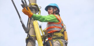 Mujeres con fibra: Más de 400 “Mujeres en Red” desafían estereotipos en las telecomunicaciones