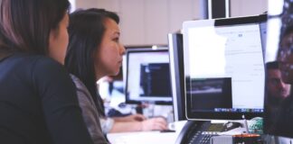 Rompiendo techos de cristal en LATAM: un 30% más de mujeres trabajan en IA