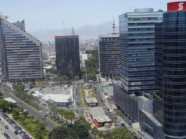 S&P rebaja calificación de Perú: Riesgos políticos afectan el crecimiento y la confianza de inversionistas, ¿cómo responde el MEF?