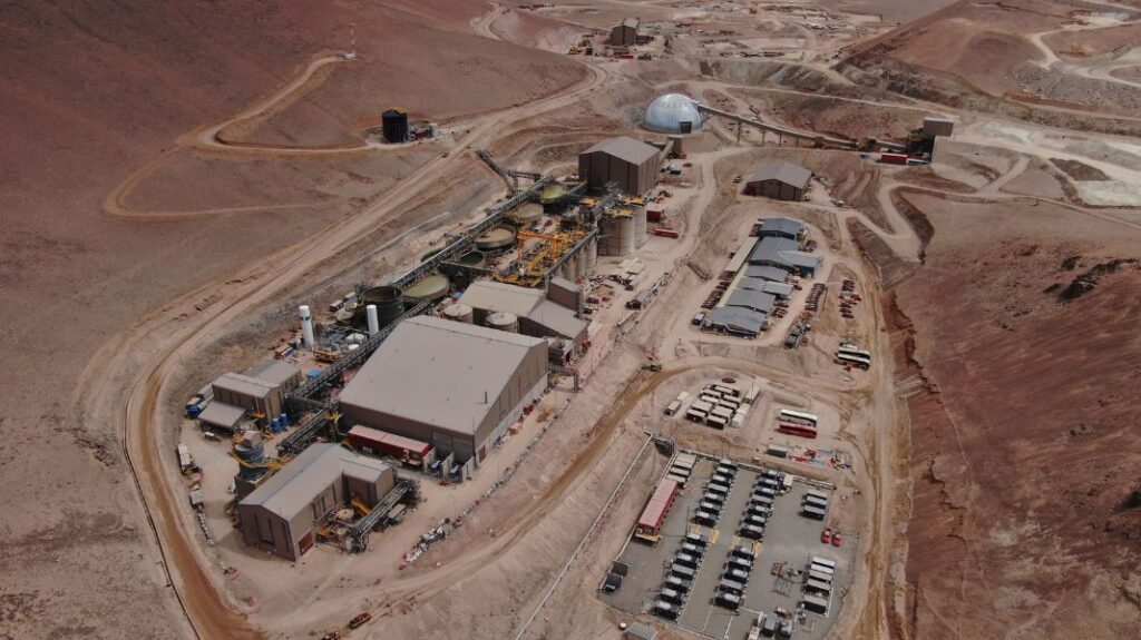 Gold Fields produce su primer oro en Salares Norte | Revista Economía