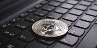 Un 74% de encuestados peruanos señala que se necesita más regulación sobre las criptomonedas, según estudio de Sherlock Communications