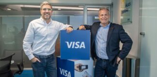 Pluxee y Visa se unen para lanzar tarjeta hecha 100% plástico reciclado en Perú