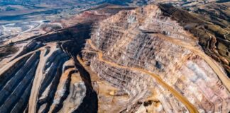 Zijin Mining Group acuerda US$ 245 millones a Pan Amercian Silver por la arena