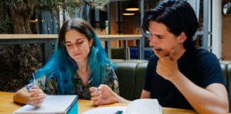 Tesis o Suficiencia ¿Cuál es la indicada para obtener tu título profesional?