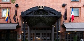El hotel de la capital compite en cuatro categorías