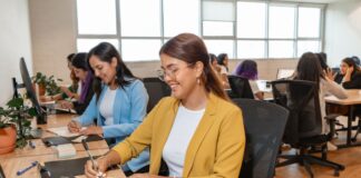 Laboratoria y Salesforce se unen para impulsar la empleabilidad de mujeres en la industria tecnológica