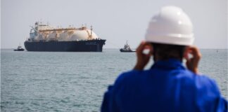 Rusia habría cargado por primera vez GNL de Arctic LNG 2 en buque de flota fantasma