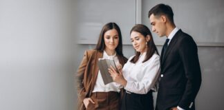 El uso de anglicismos para potenciar oportunidades en el sector empresarial