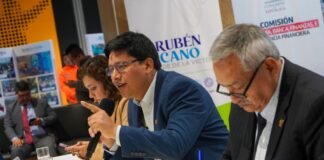 Comisión de Economía del Congreso realiza su primera sesión descentralizada en el Emporio Comercial de Gamarra