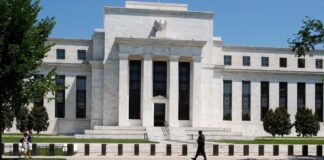 La Fed se prepara para recortar tasas y Trump sube la presión comercial