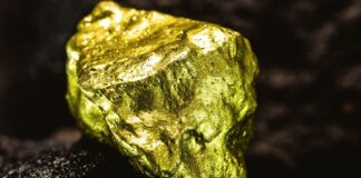 Oro marca nuevos récords y sube 17% en el trimestre ante riesgo de cierre del gobierno en EE.UU.