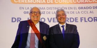 Cámara de Comercio de Lima distinguió a Julio Velarde con la Gran Cruz de la Orden
