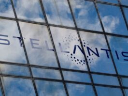 Stellantis advierte: las metas de descarbonización “no son realistas sin mayor flexibilidad”