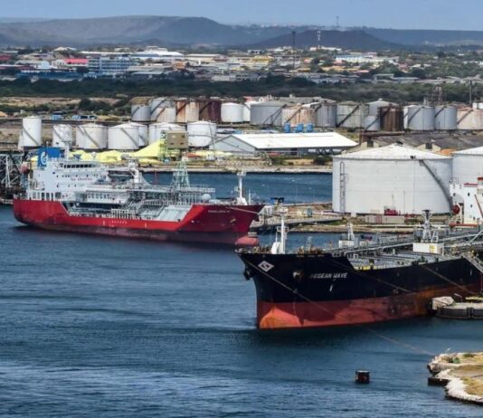 Exportaciones de crudo de Venezuela superan 1 millón de barriles por día tras cinco años