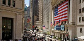 Wall Street cae tras reapertura del gobierno