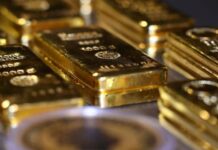 Oro retrocede levemente en sesión técnica y de baja liquidez