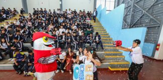 Sanipes nombra 20 líderes escolares de inocuidad y sensibiliza con teatro a 1200 alumnos en 2 colegios promoviendo buenas prácticas inocuas