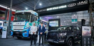 JAC Motors presentó su portafolio integral de autos y camiones en Perú Cargo Week, en línea con su estrategia de expansión One JAC en el país