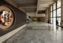 BCRP mantiene la tasa y proyecta un 2026 de precios estables