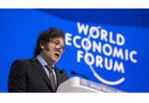 Mameluco de YPF y nieve: La llamativa llegada de Milei al Foro de Davos