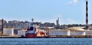 Arriba a Cuba petrolero con cerca de 86.000 barriles de combustible enviados por México
