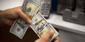 El dólar se debilita mientras inversionistas vuelven a instrumentos de riesgo