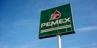 Pemex recurre al mercado mexicano de deuda en medio de presiones externas