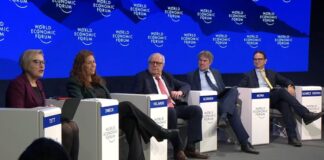 Julio Velarde participó en panel del Foro Económico Mundial