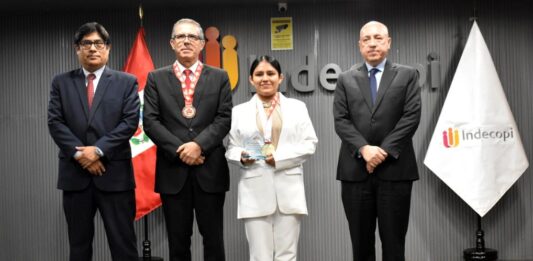 Indecopi reconoce a inventora de SENATI y a delegación peruana por destacados resultados en el iCAN 2025