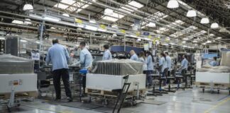 Industria argentina corta racha de caídas en enero, pero sigue en terreno contractivo