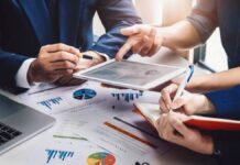 Mercado laboral inicia 2026 con ajuste salarial, brecha de género persistente y alta concentración en áreas comerciales